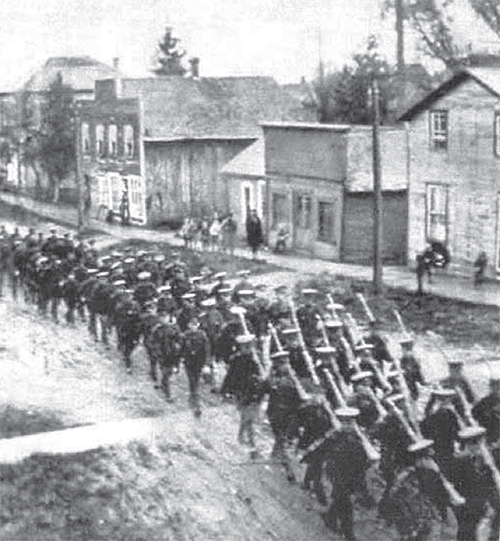 Soldiers on a route march in Arkona.