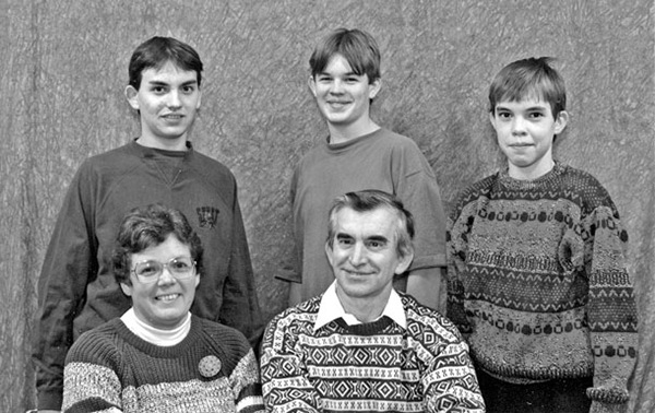 Linda and Harry Koolen with three children.