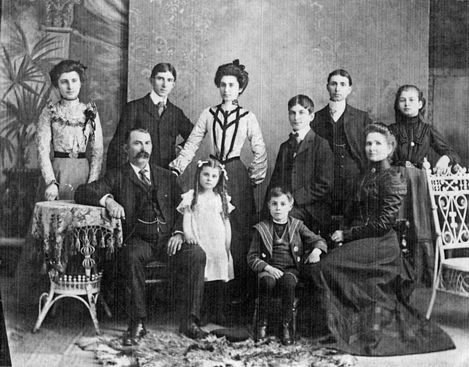 Roche family, family of 10 people.