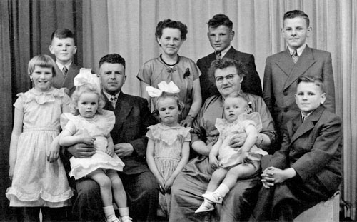 9 Van Kessel family members.