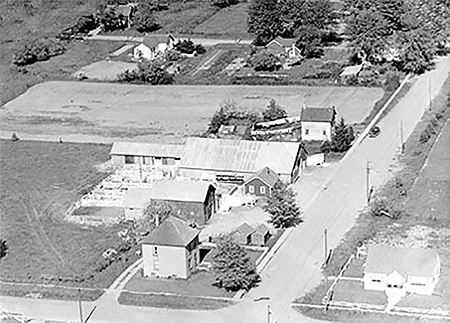 Aerial view of Gord Hollingsworth Stock Yards and Auction Barn.