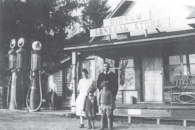 Gordon and Winnie Vance and children in front of last Birnam General Store. Courtesy M Miner.